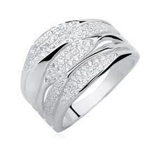 Silver (925) ring with white zirconia