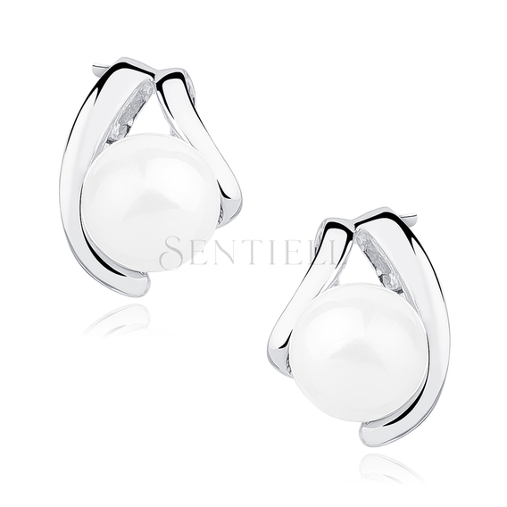 Silver (925) earrings with pearl