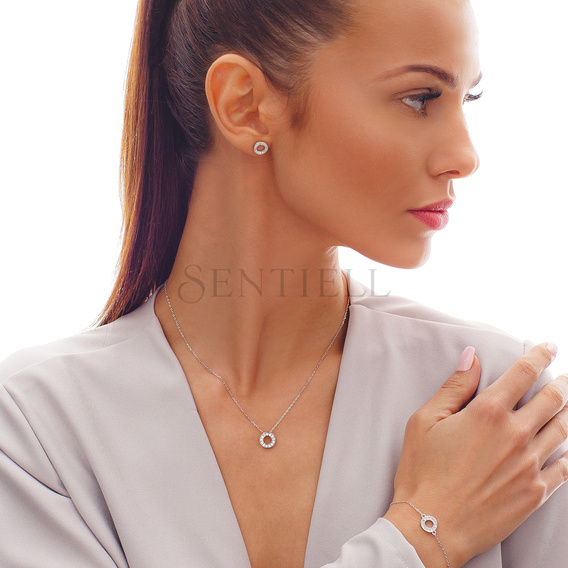 Silver (925) bracelet with round pendant and zirconia