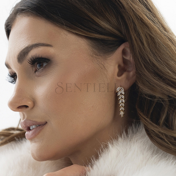 Pendientes largos de hoja en plata de ley 925 chapados en oro con circonitas