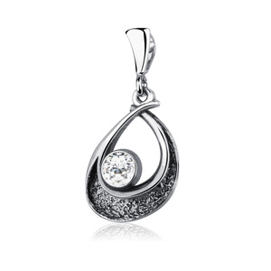 Silver (925) pendant oxidized with zirconia