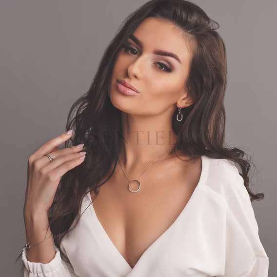 Silver (925) necklace - cirlce with zirconia