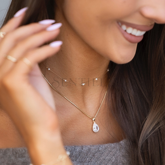 Choker de plata de ley 925 chapado en oro con perlas