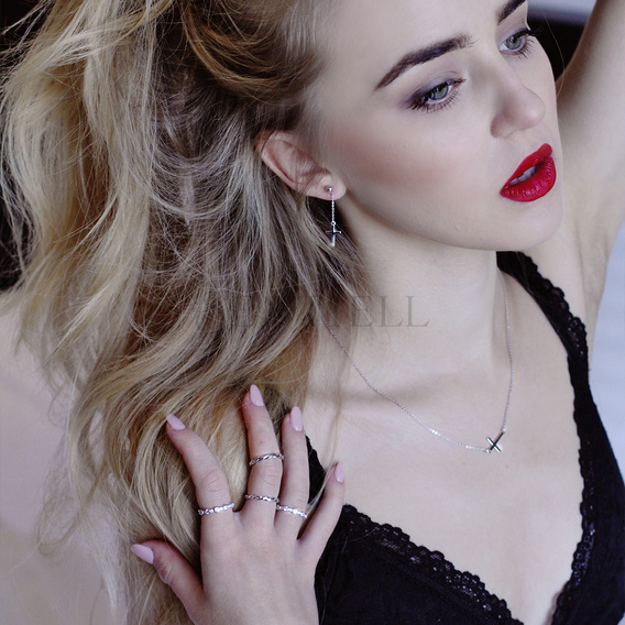 Anillo trenzado sutil de plata de ley 925