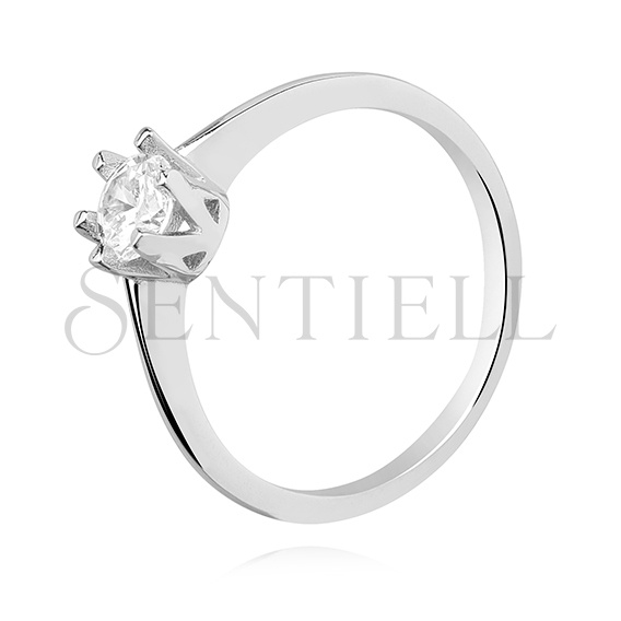 Silver (925) ring with white zirconia