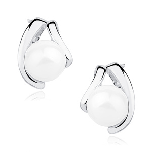 Silver (925) earrings with pearl