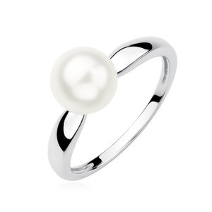 Silver (925) ring with pearl