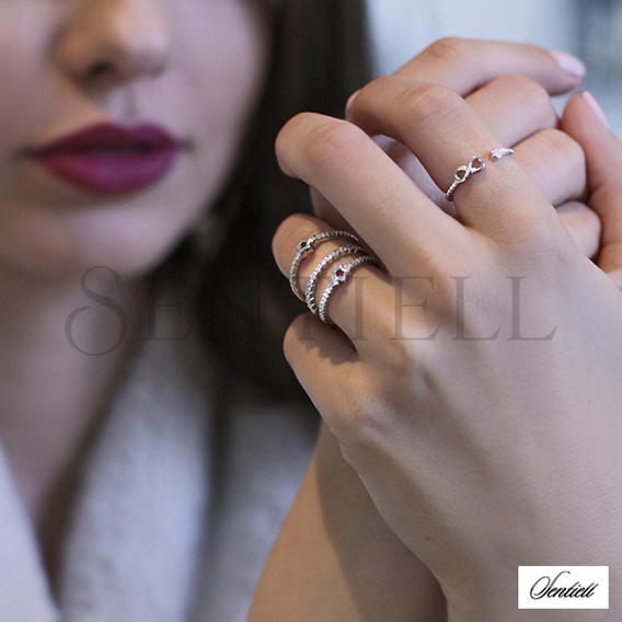 Silver (925) subtle ring with white zirconia - Infinity