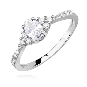 Silver (925) ring with white zirconia