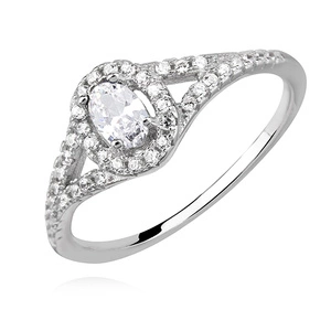 Silver (925) ring with white zirconia