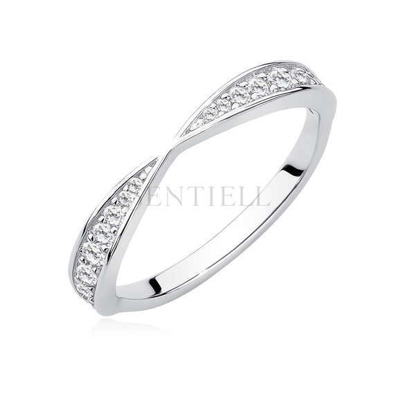 Silver (925) ring with zirconia