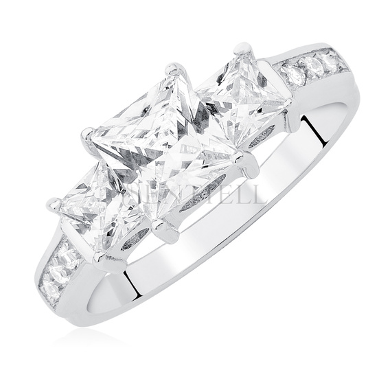 Silver (925) ring with white zirconia
