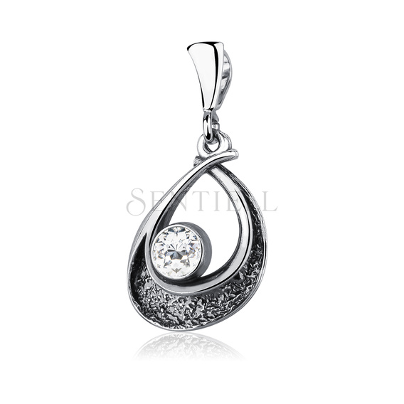 Silver (925) pendant oxidized with zirconia