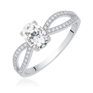 Silver (925) ring with white zirconia