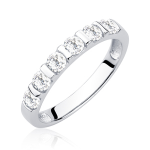 Silver (925) ring with zirconia