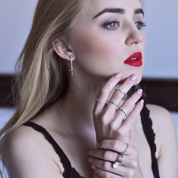 Anillo trenzado sutil de plata de ley 925