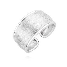 Silver (925) ring with diamond-cut surface