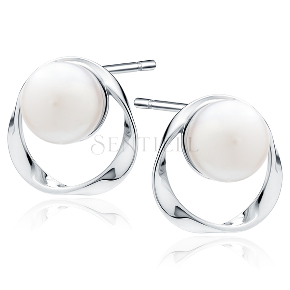 Silver (925) earrings with pearl